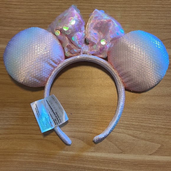 💓 LIGHT PINK DISNEY MINNIE MOUSE EAR HEADBAND - Picture 2 of 3